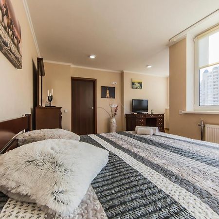 Super Comfort Flat For You Near The Metro. Kiev Buitenkant foto
