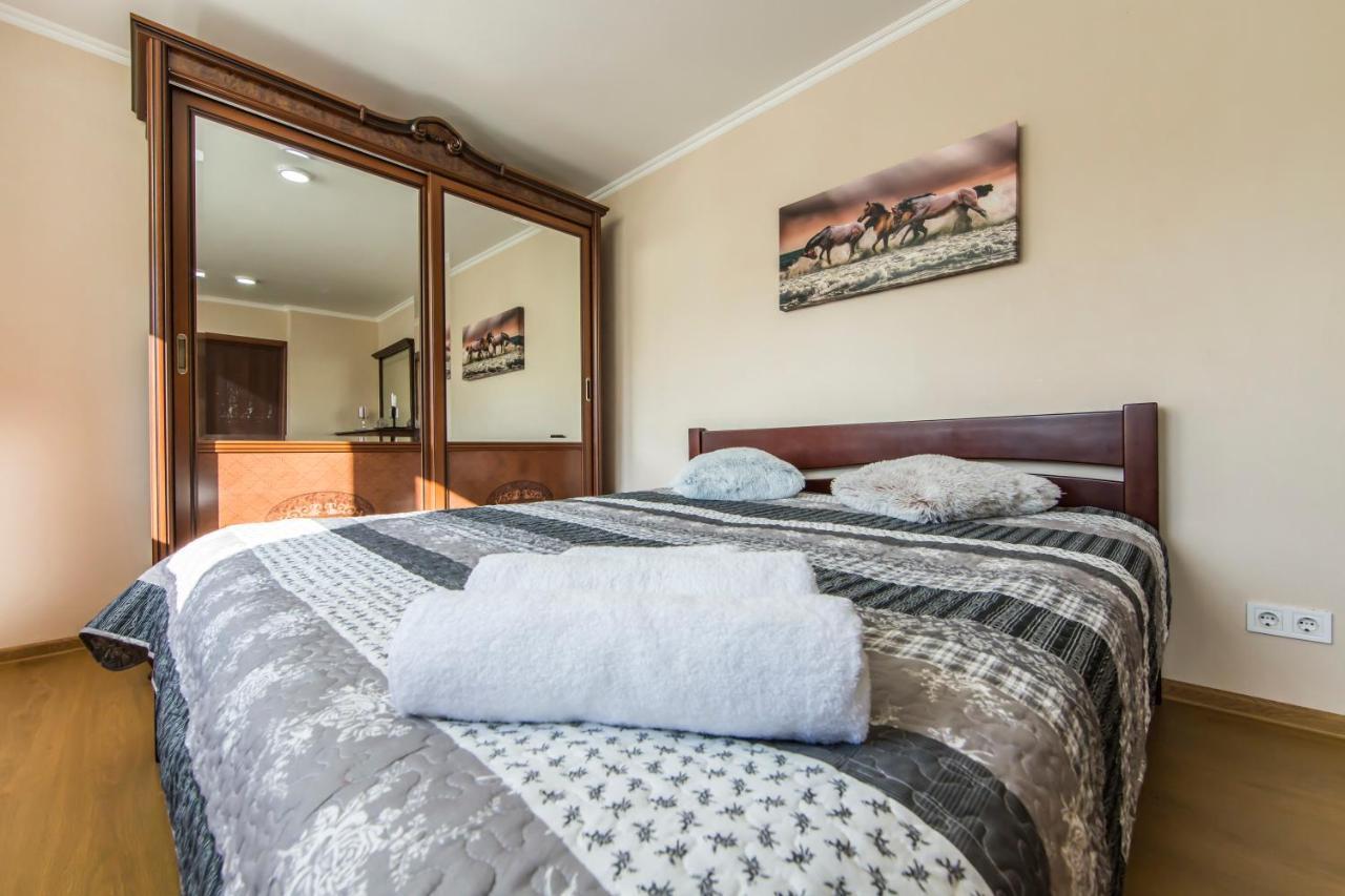 Super Comfort Flat For You Near The Metro. Kiev Buitenkant foto