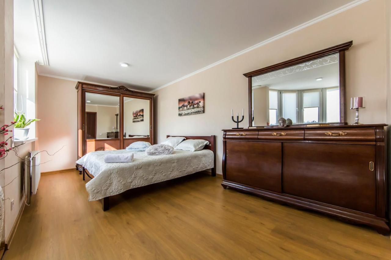 Super Comfort Flat For You Near The Metro. Kiev Buitenkant foto
